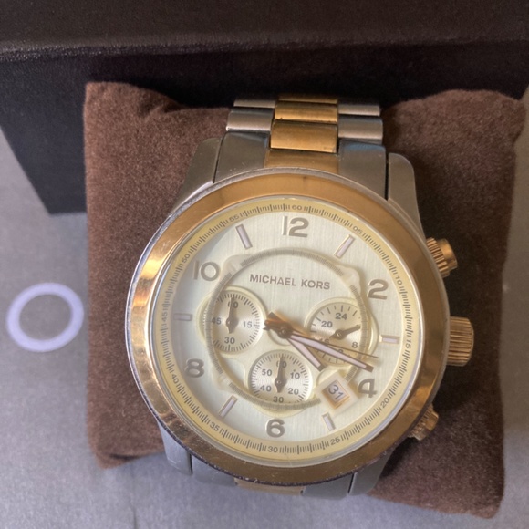 Michael Kors - Two Tone Runway watch - Picture 3 of 4